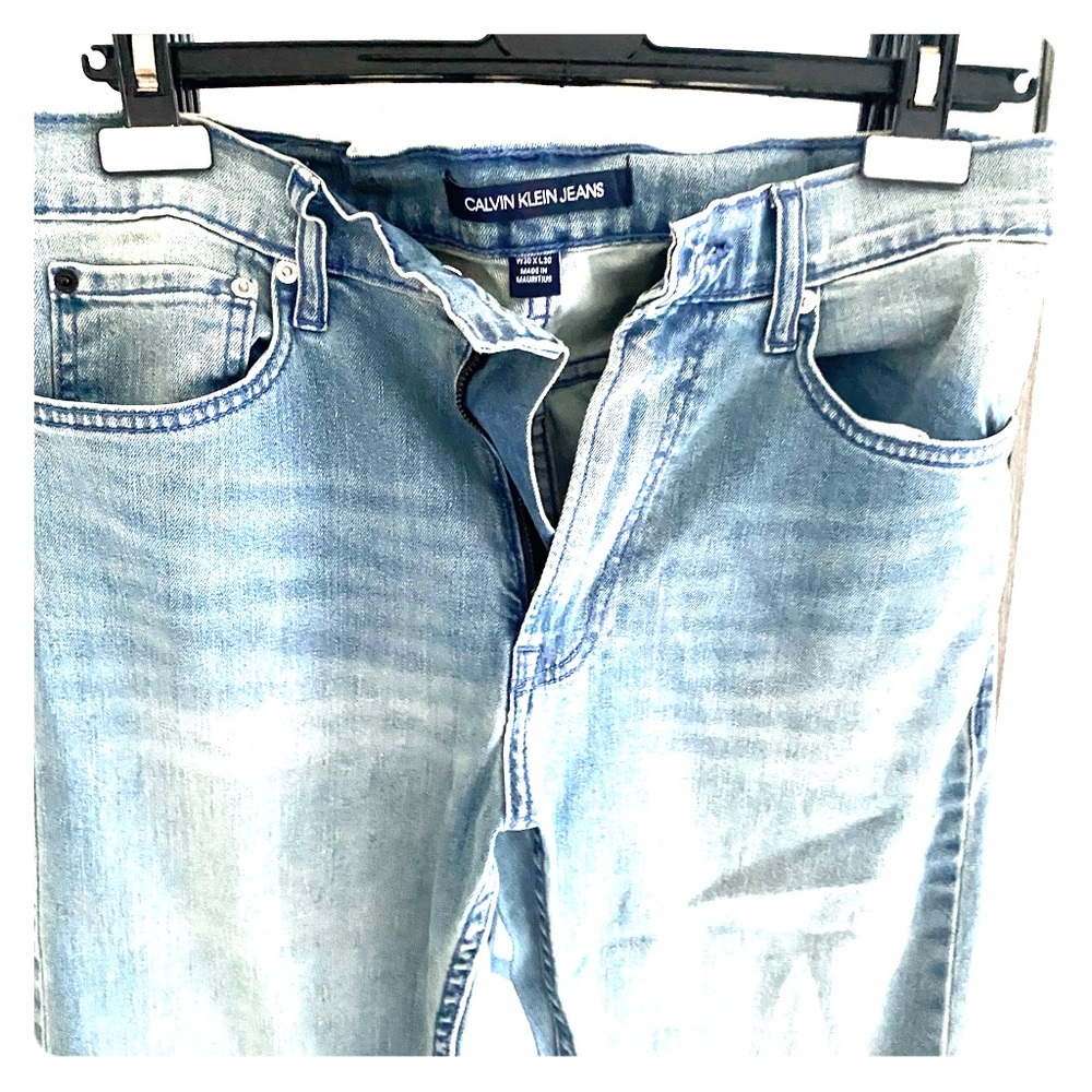 Like new Calvin Klein Jeans sz 30 L 30